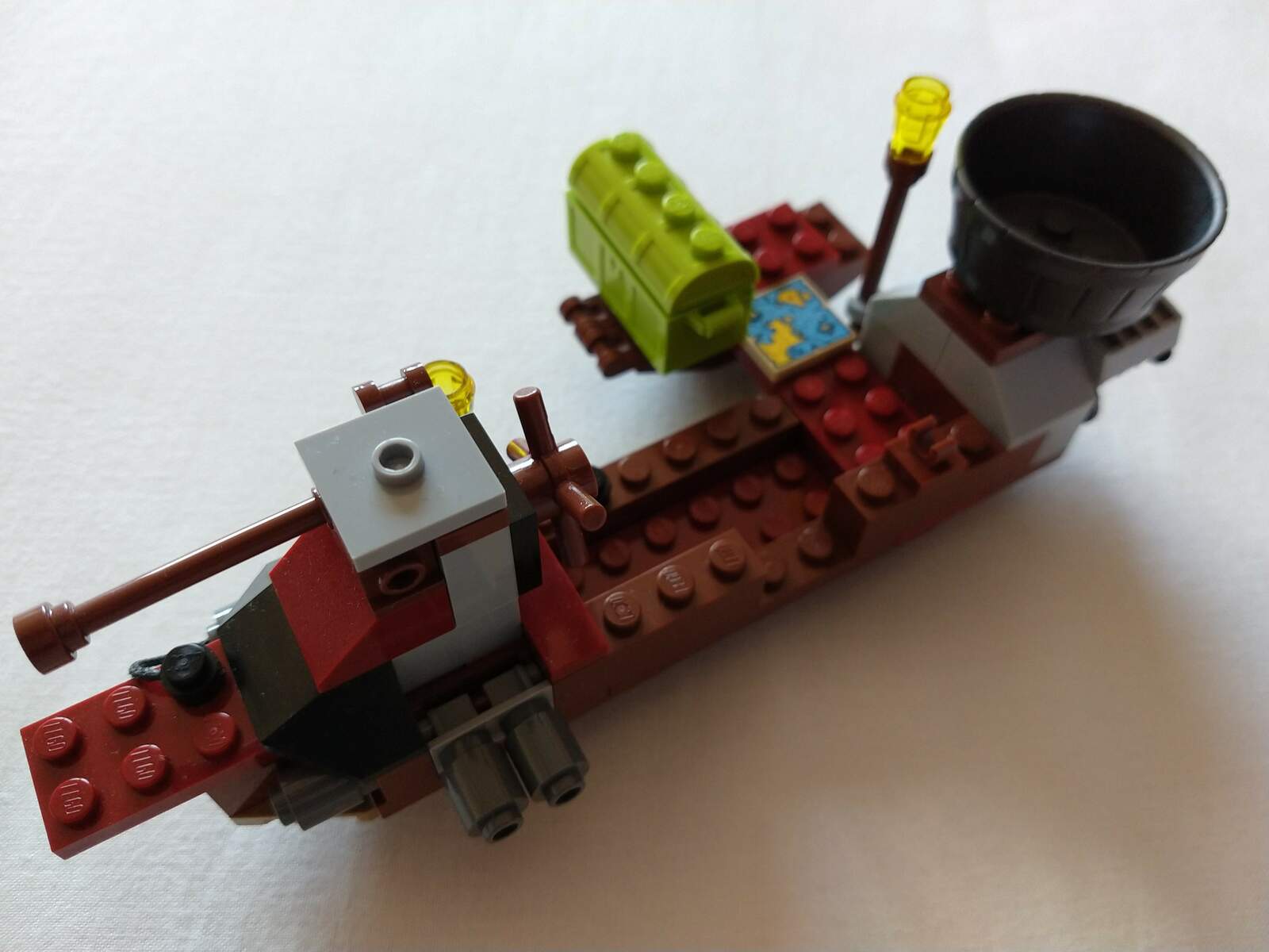 Cannon Boat: diagonal front view